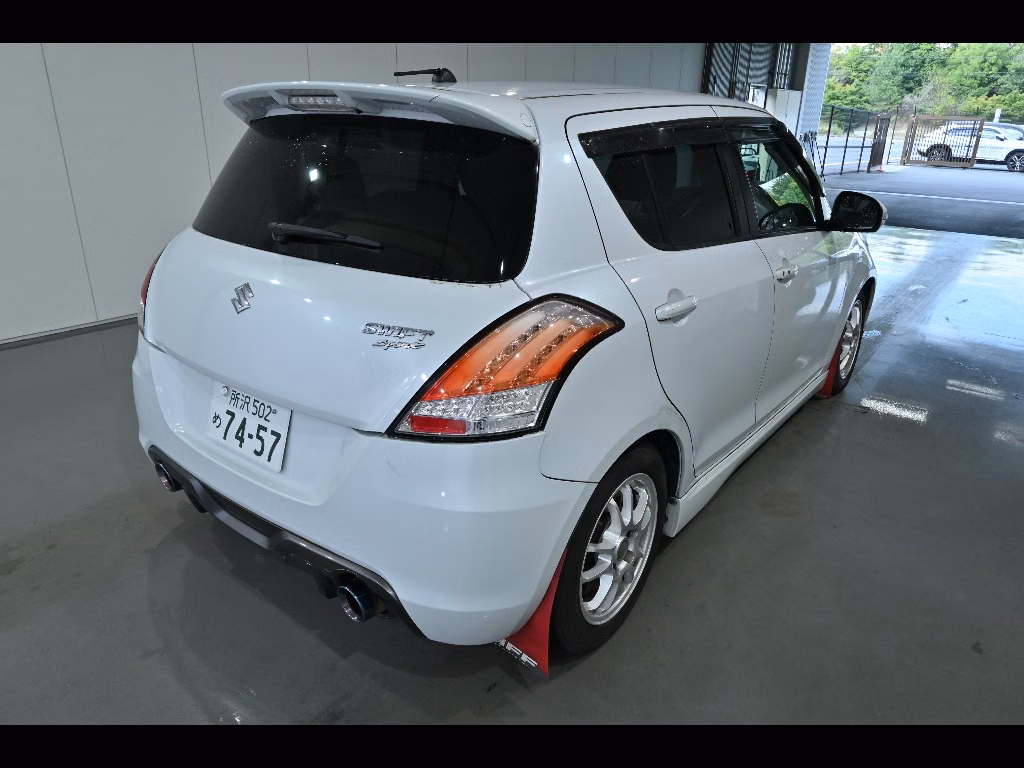 SUZUKI SWIFT