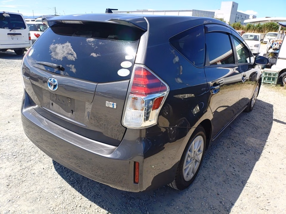 TOYOTA PRIUS ALPHA