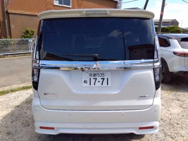 MITSUBISHI DELICA D:2