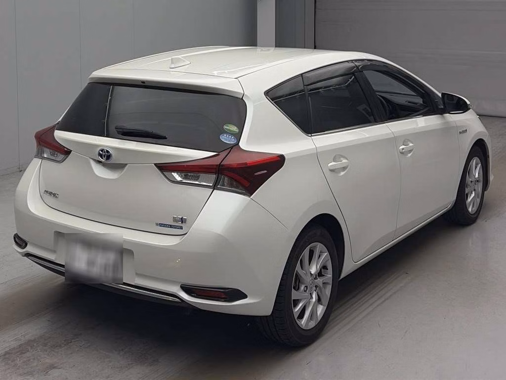 TOYOTA AURIS