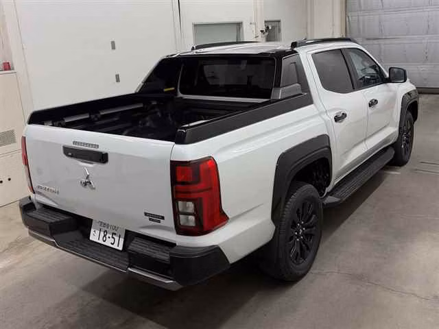 MITSUBISHI TRITON