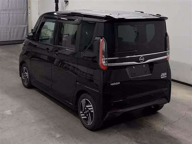 NISSAN ROOX