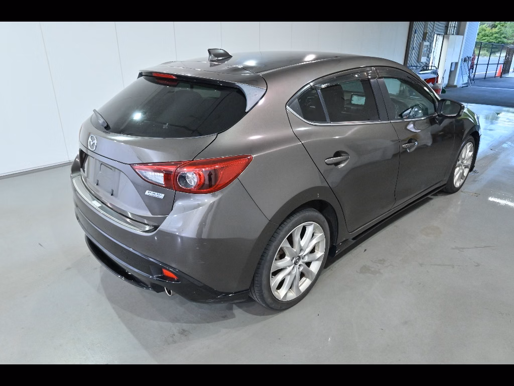 MAZDA AXELA