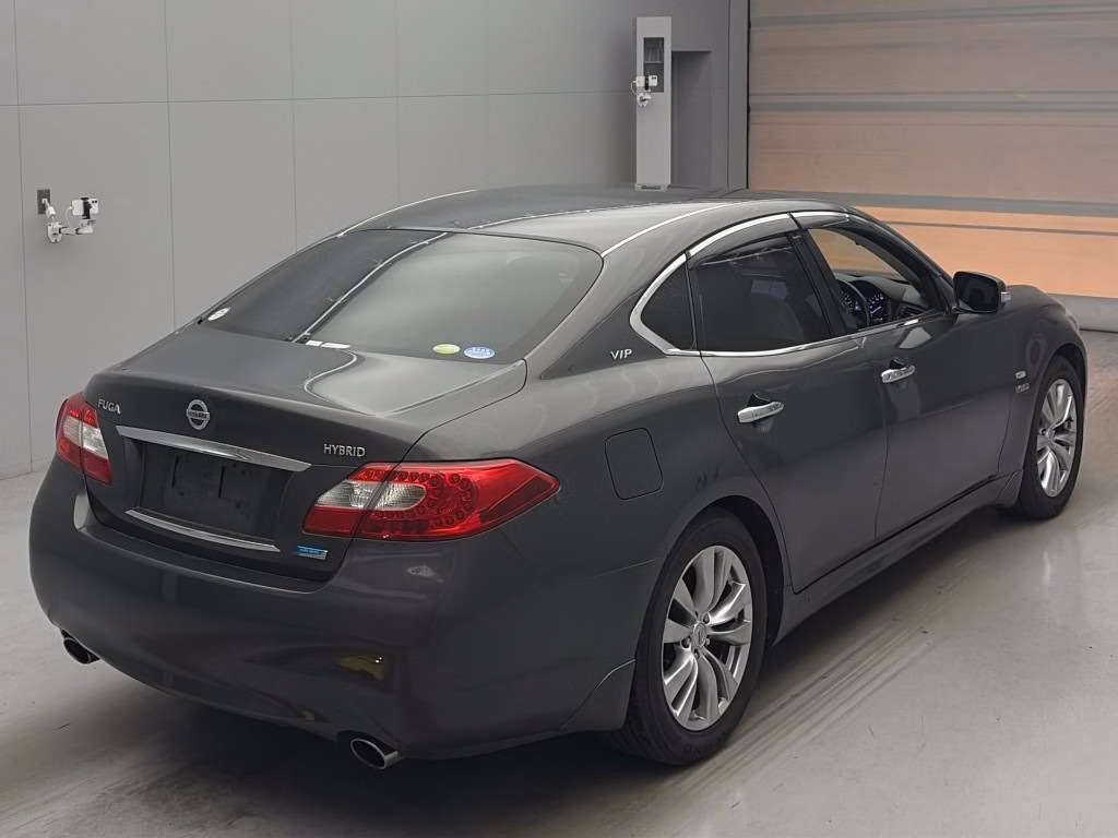 NISSAN FUGA