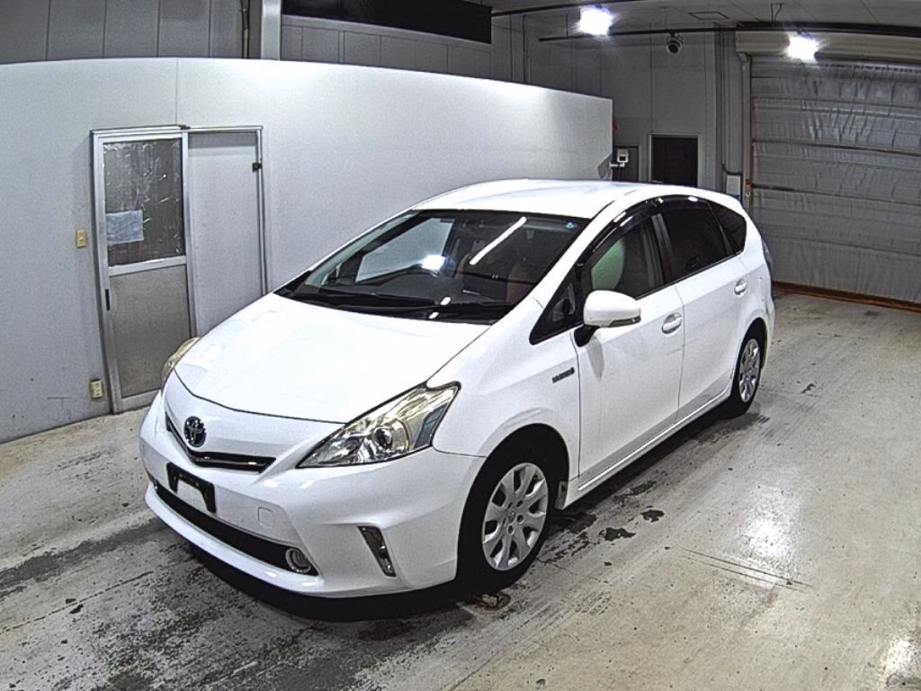 TOYOTA PRIUS ALPHA