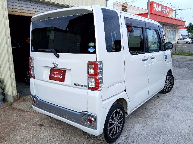 DAIHATSU WAKE