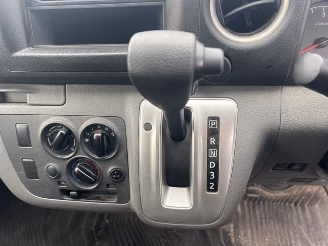 NISSAN NV350 CARAVAN