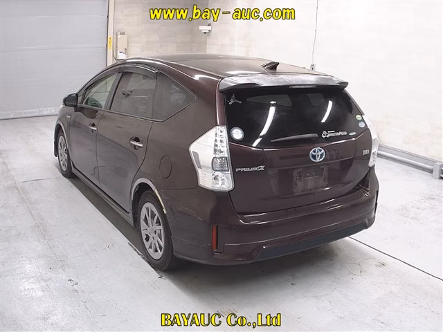 TOYOTA PRIUS ALPHA