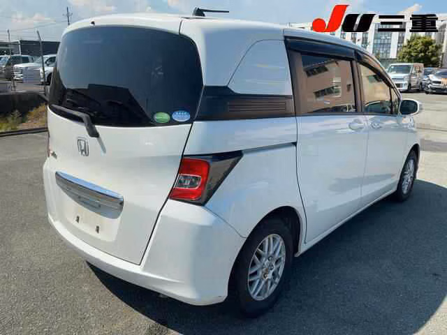 HONDA FREED SPIKE