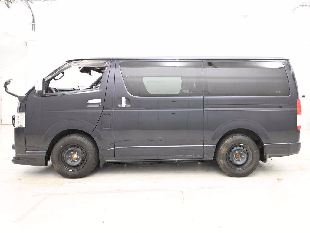 TOYOTA REGIUS ACE