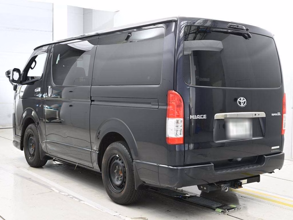 TOYOTA REGIUS ACE