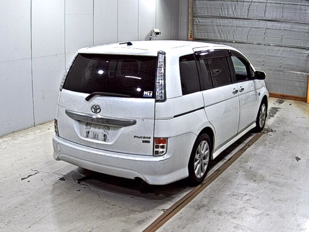 TOYOTA ISIS