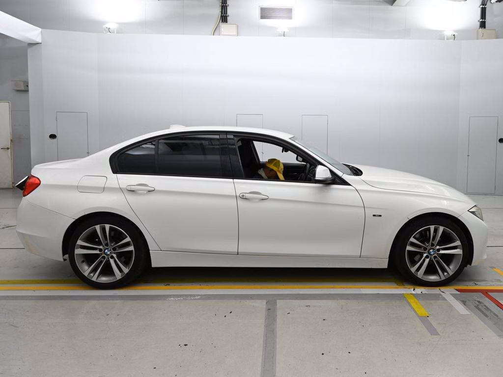 BMW 3-SERIES