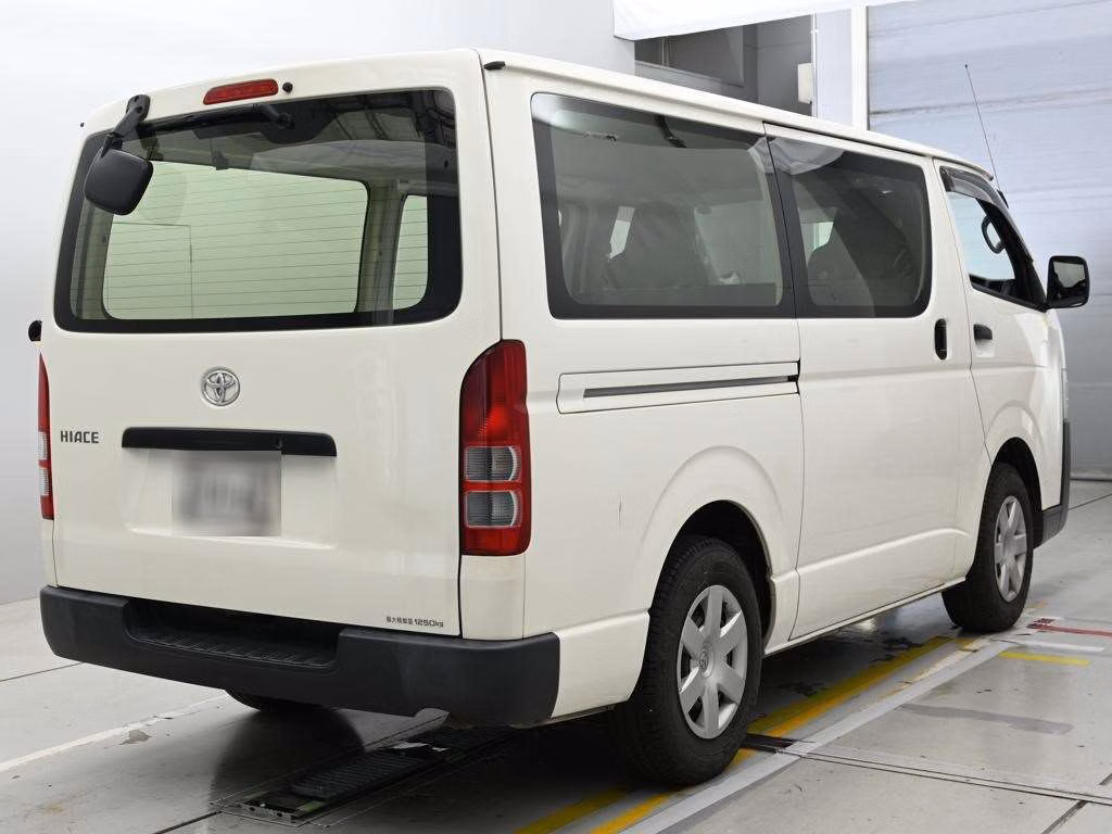 TOYOTA REGIUS ACE