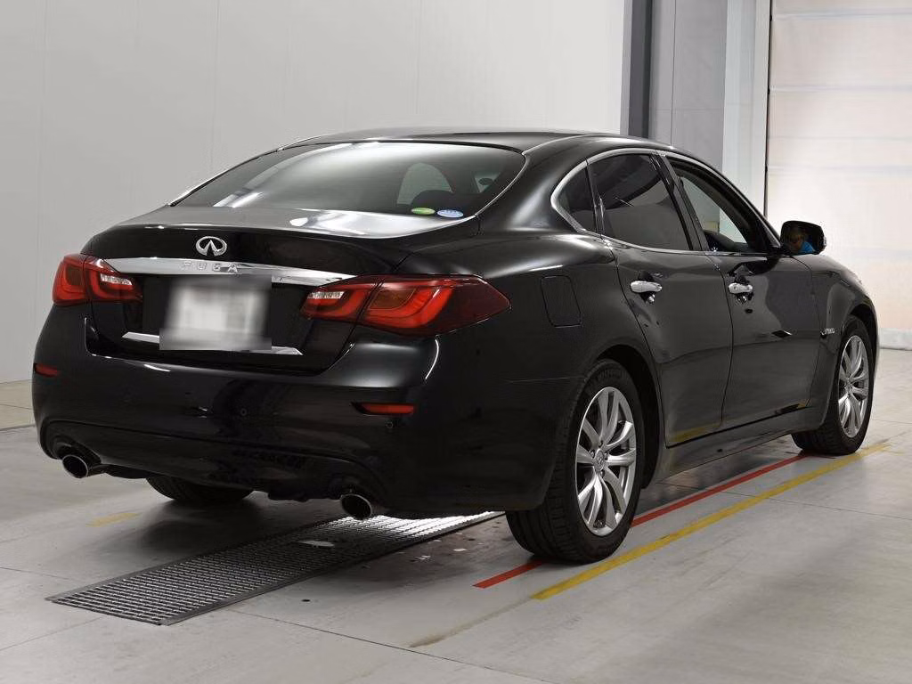 NISSAN FUGA