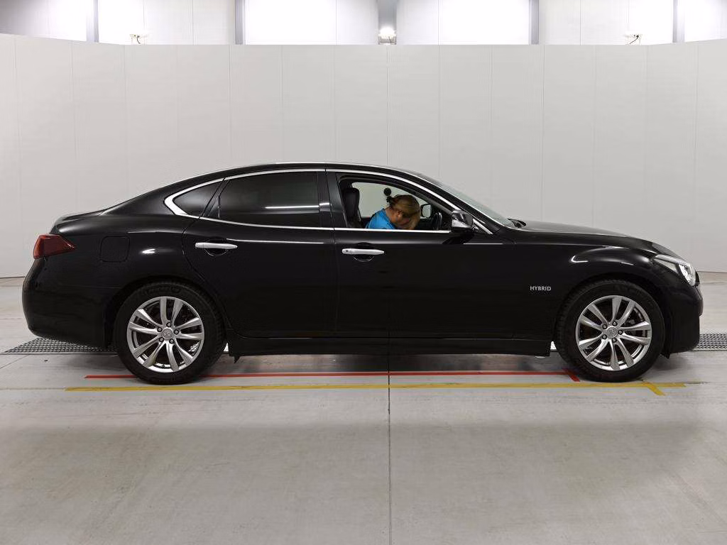 NISSAN FUGA