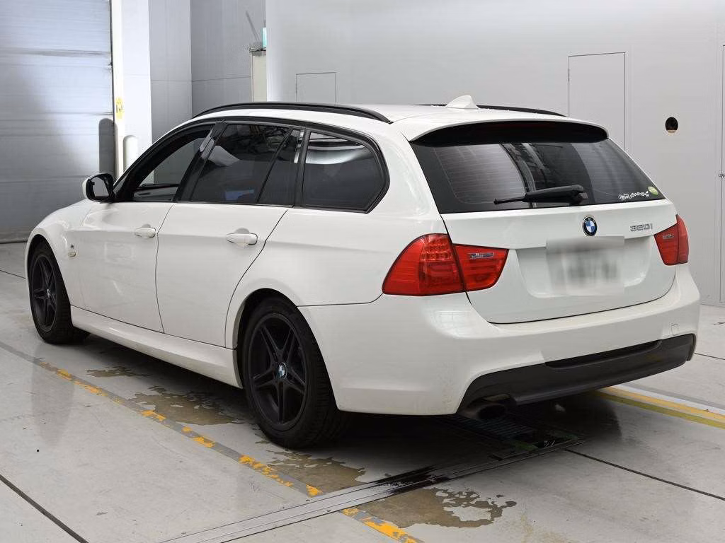 BMW 3-SERIES