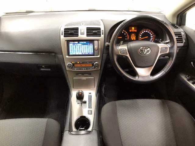 TOYOTA AVENSIS