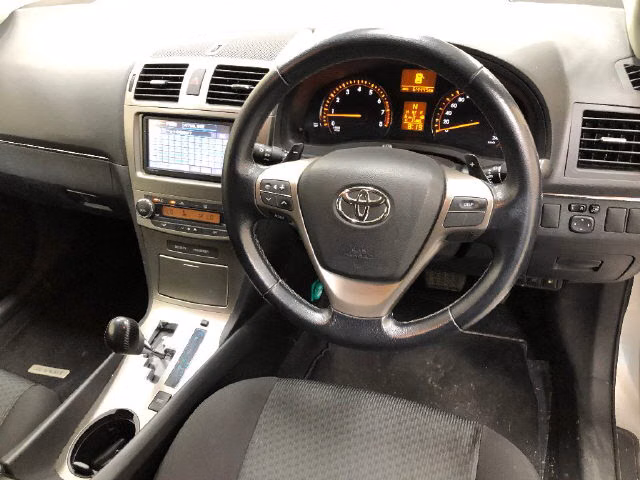 TOYOTA AVENSIS