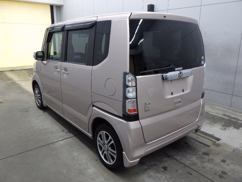 HONDA N-BOX