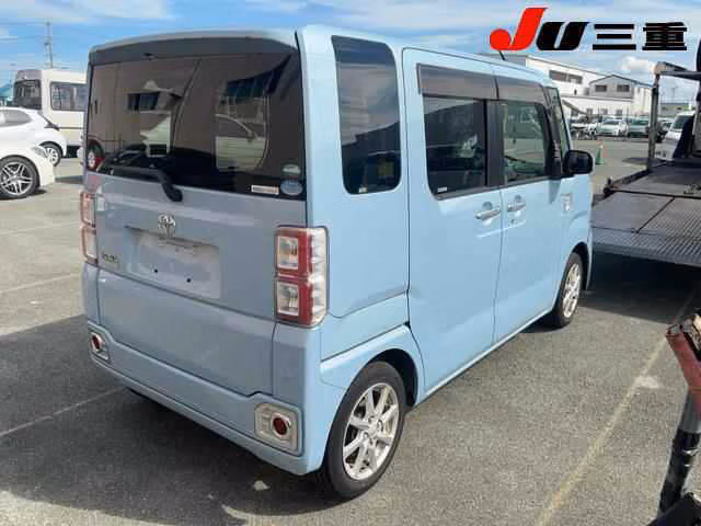 TOYOTA PIXIS MEGA