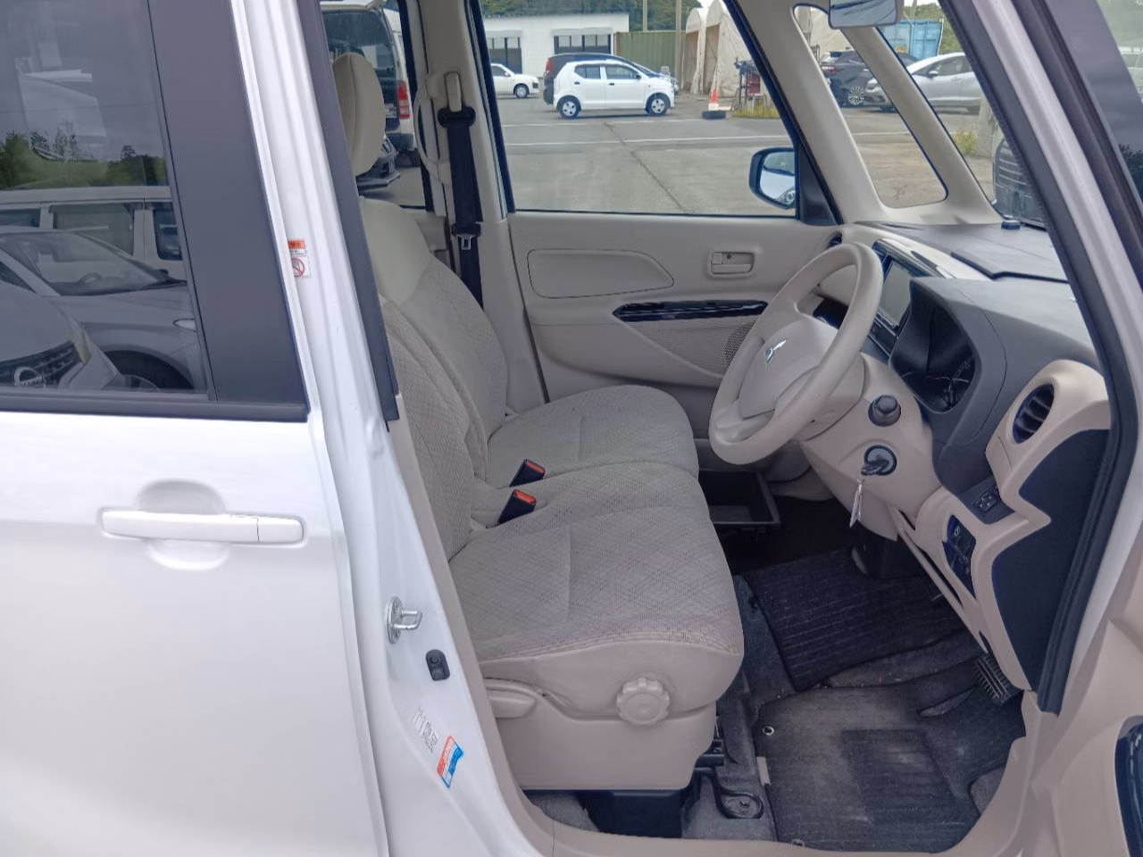 MITSUBISHI EK SPACE