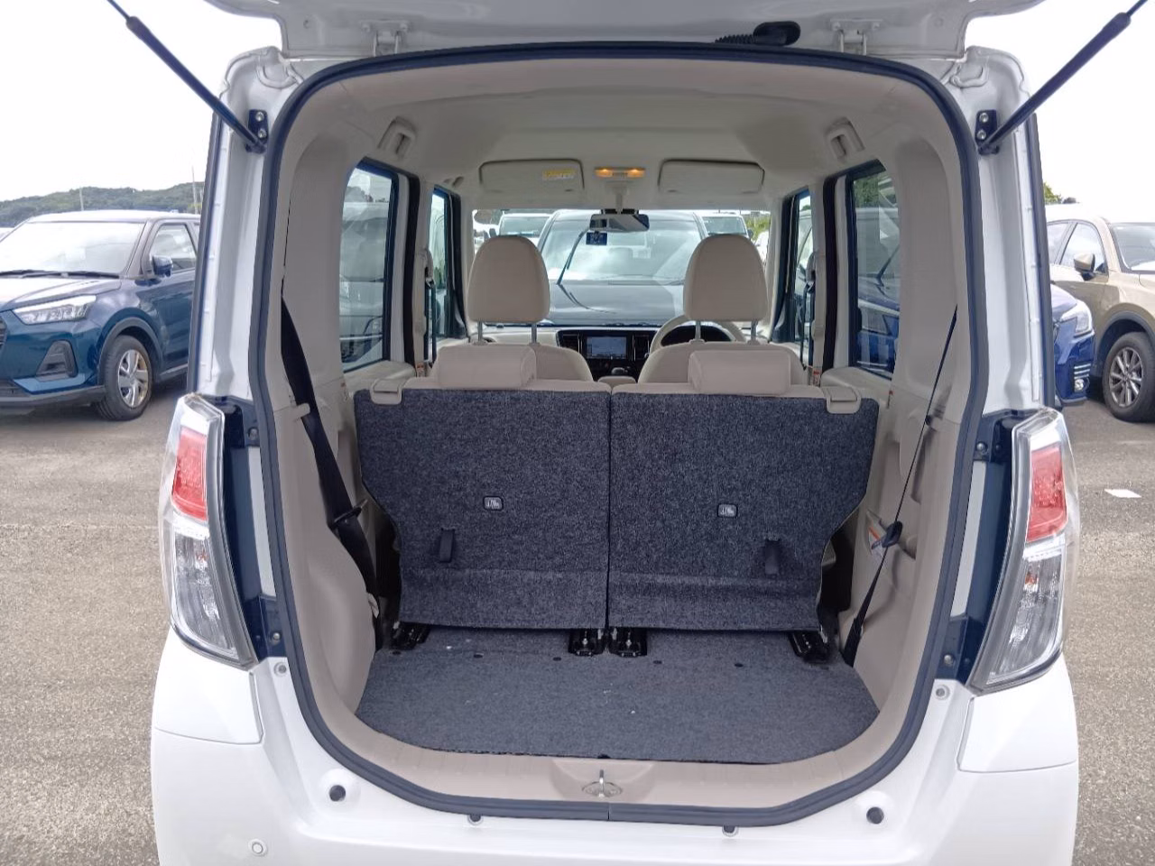 MITSUBISHI EK SPACE