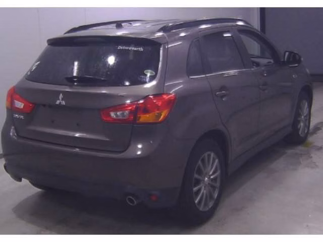 MITSUBISHI RVR