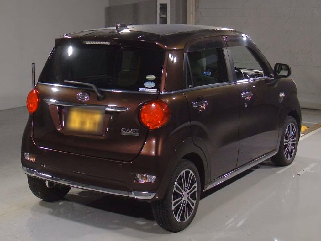 DAIHATSU CAST