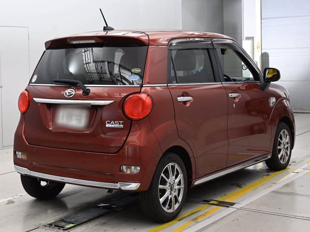 DAIHATSU CAST
