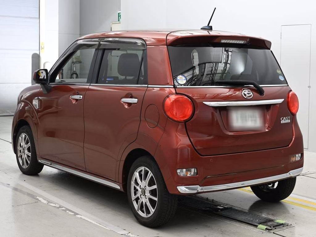 DAIHATSU CAST