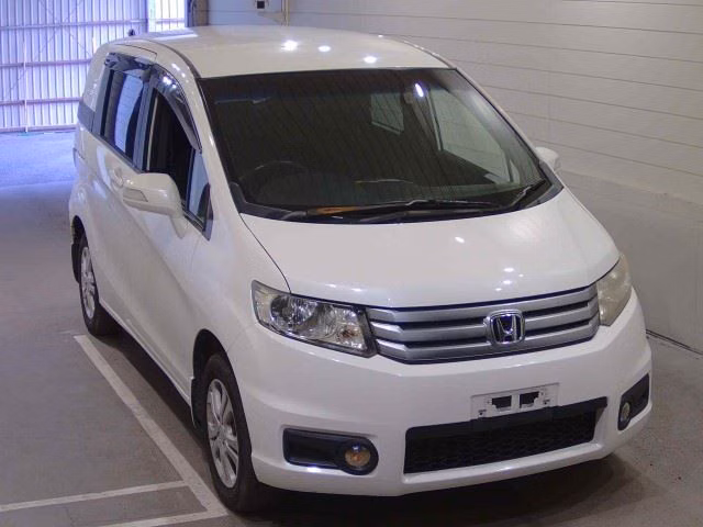 HONDA FREED SPIKE