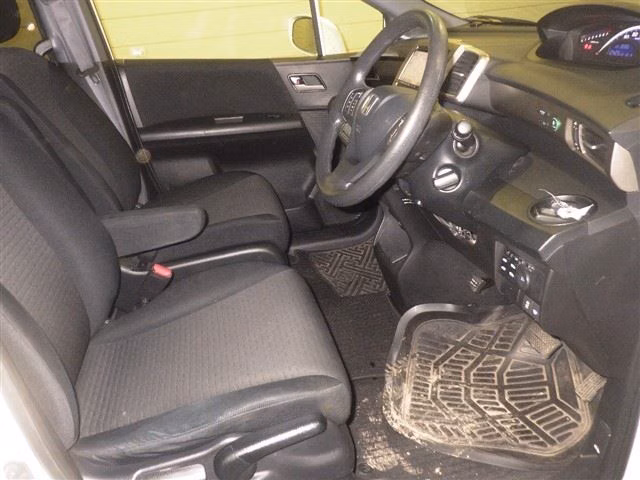 HONDA FREED SPIKE