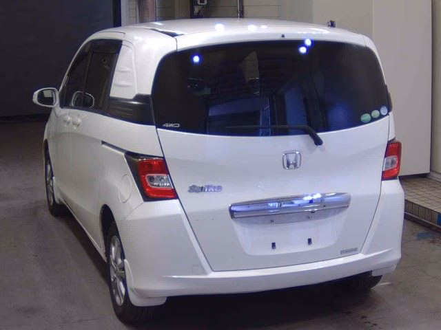 HONDA FREED SPIKE