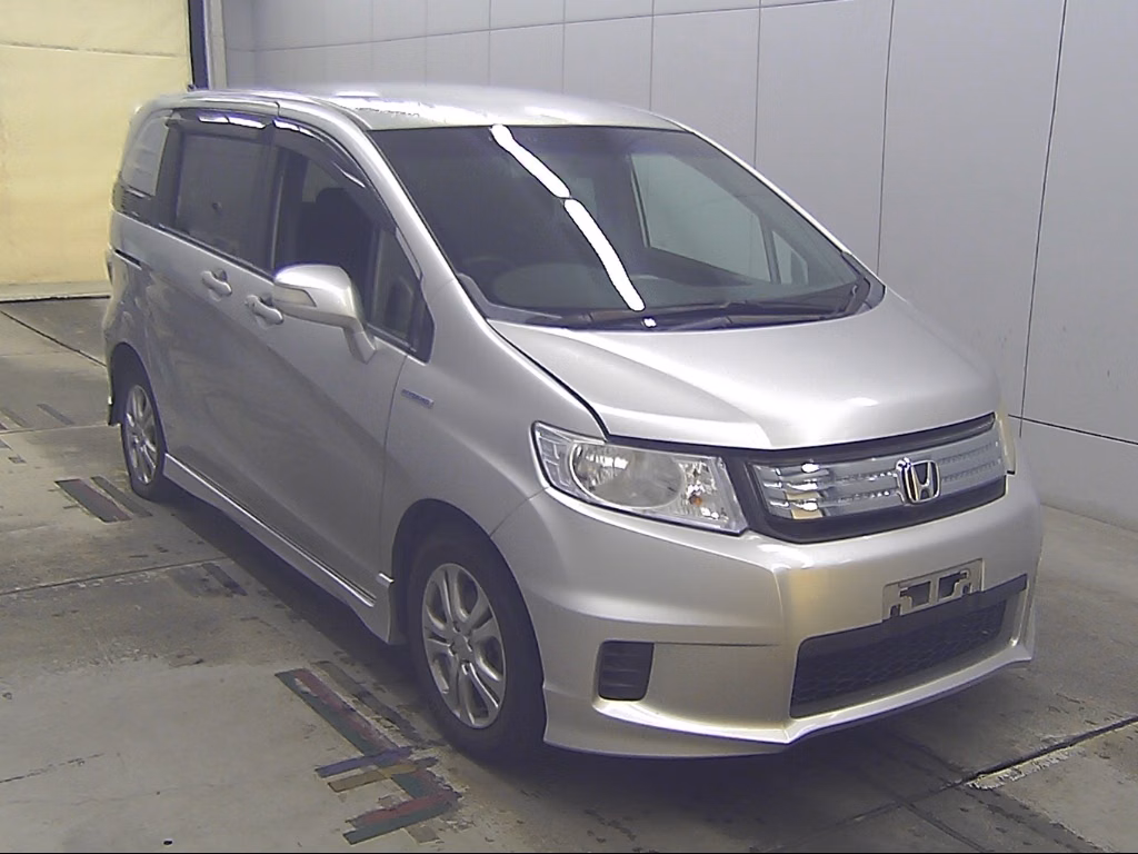 HONDA FREED SPIKE