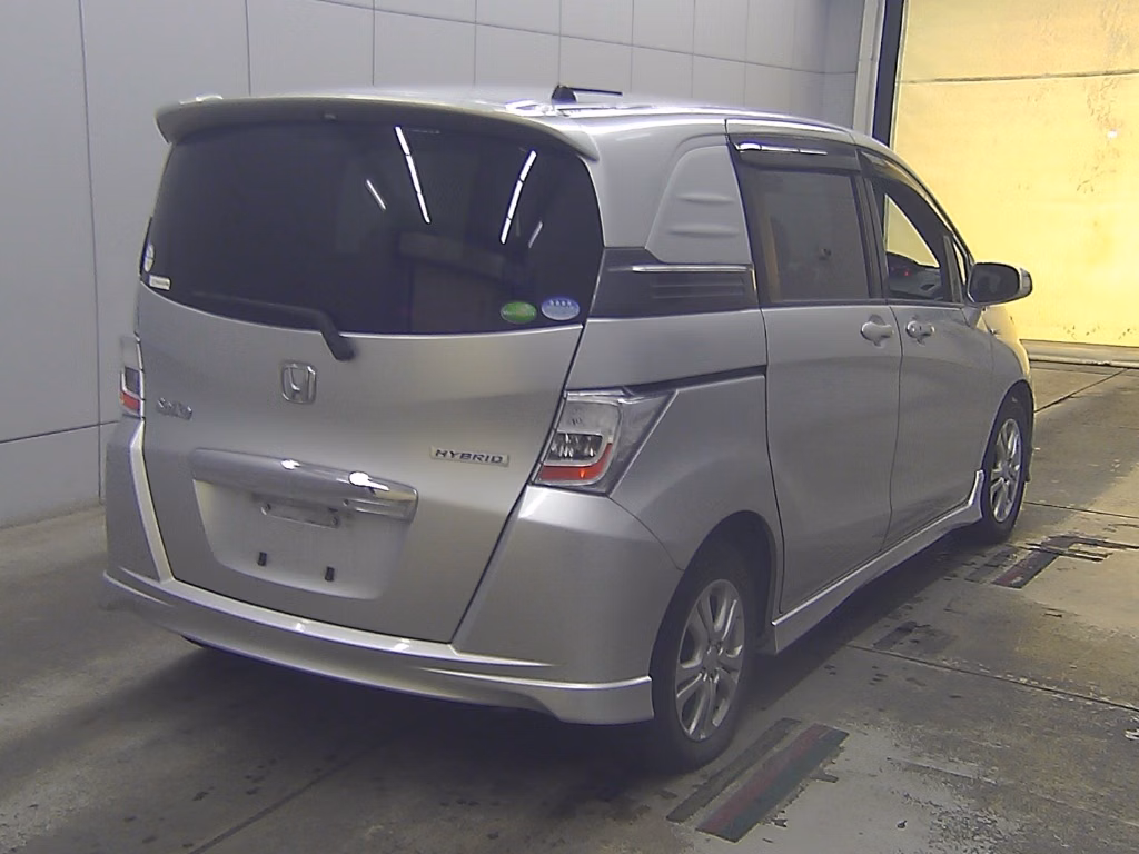 HONDA FREED SPIKE