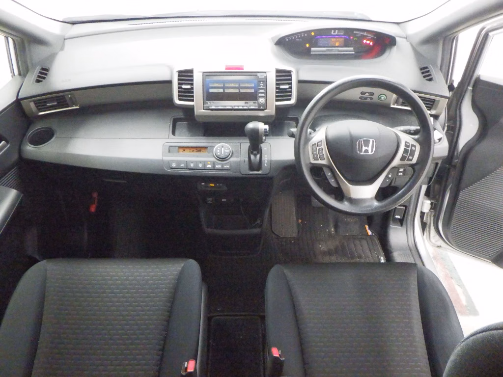 HONDA FREED SPIKE