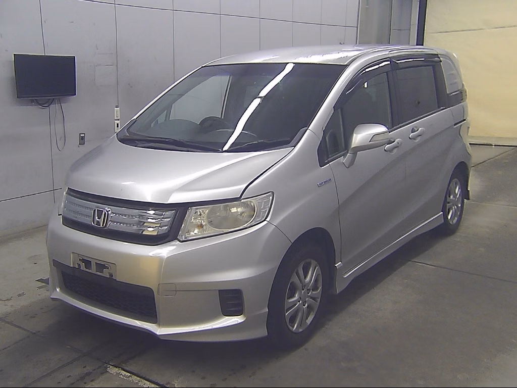 HONDA FREED SPIKE