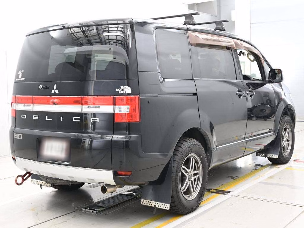 MITSUBISHI DELICA D:5
