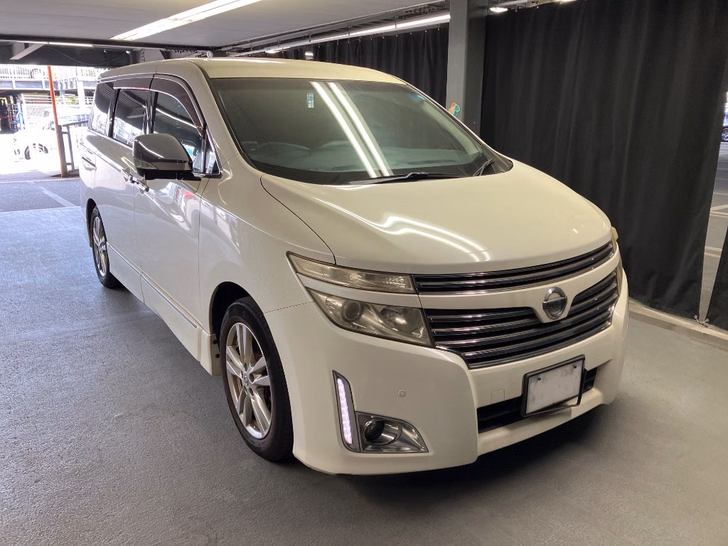 NISSAN ELGRAND