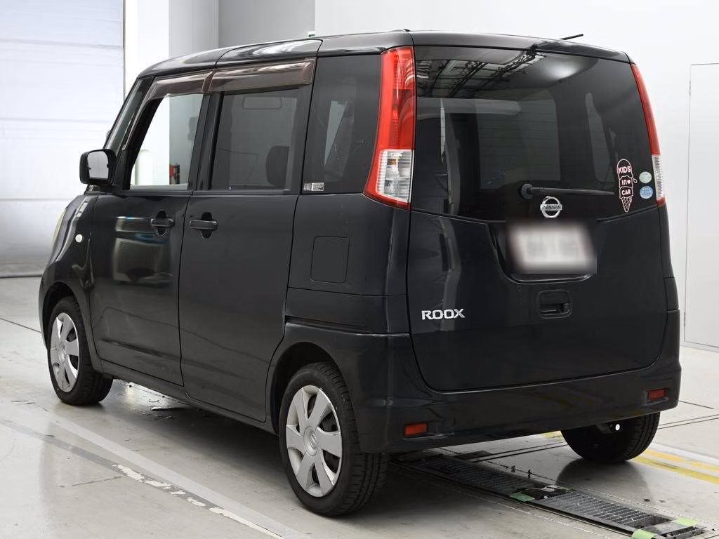 NISSAN ROOX
