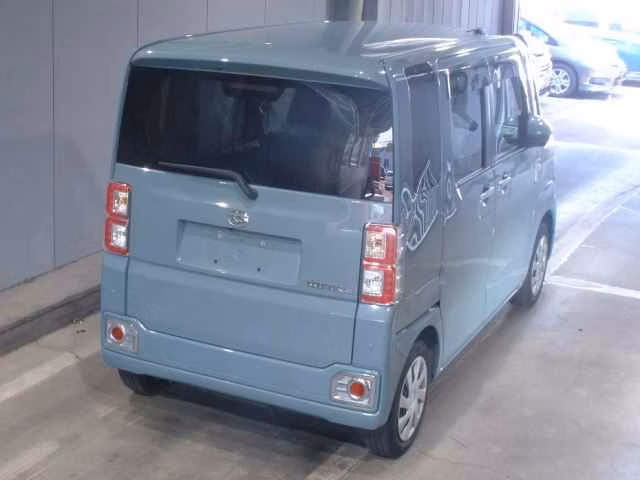 DAIHATSU WAKE