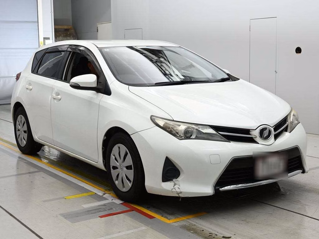 TOYOTA AURIS