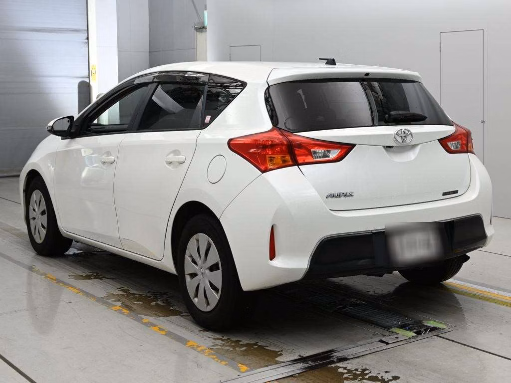 TOYOTA AURIS