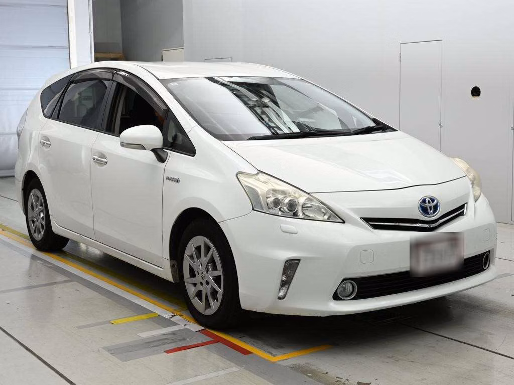 TOYOTA PRIUS ALPHA