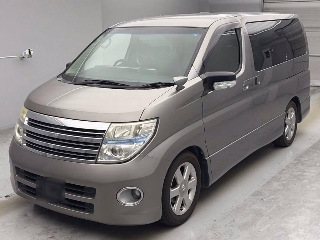NISSAN ELGRAND