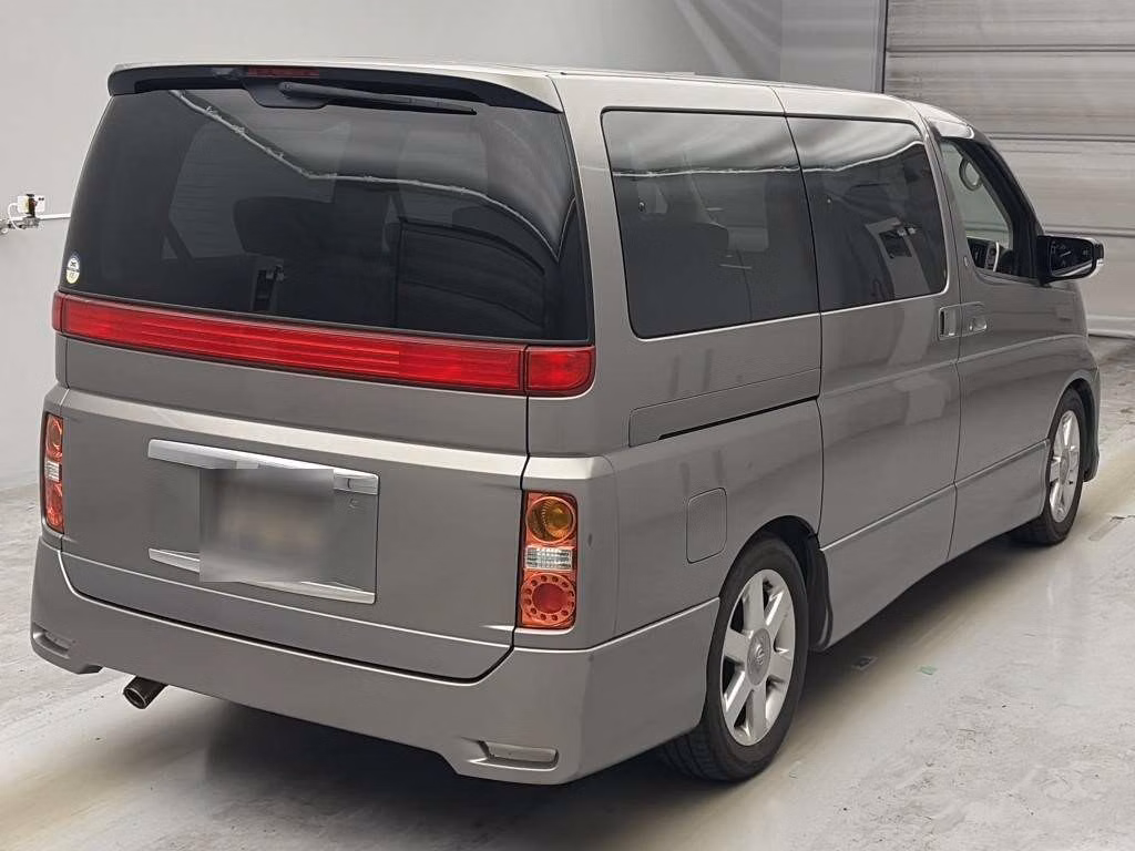 NISSAN ELGRAND