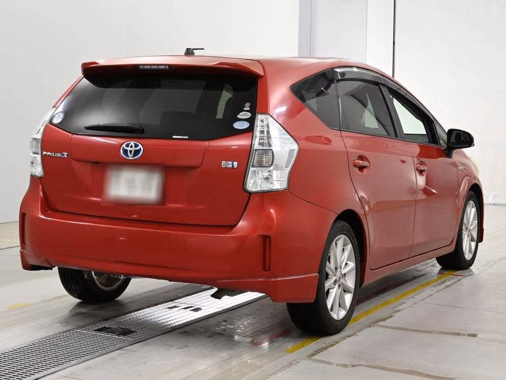 TOYOTA PRIUS ALPHA