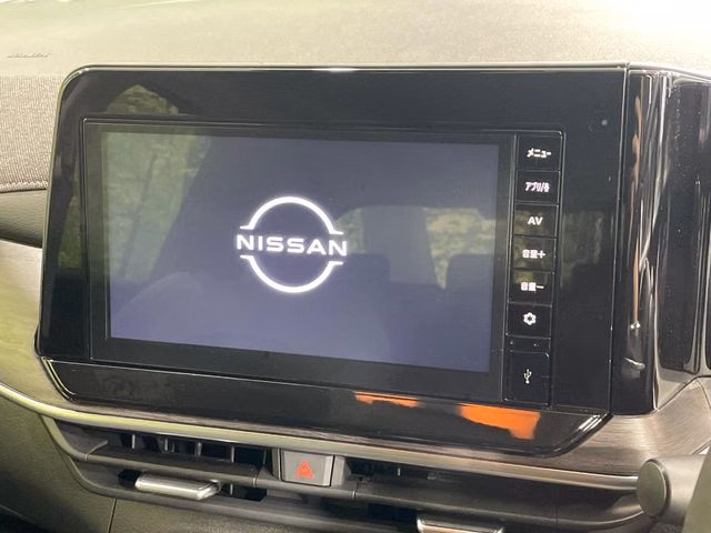 NISSAN AURA