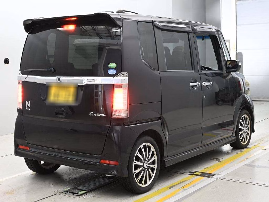 HONDA N-BOX
